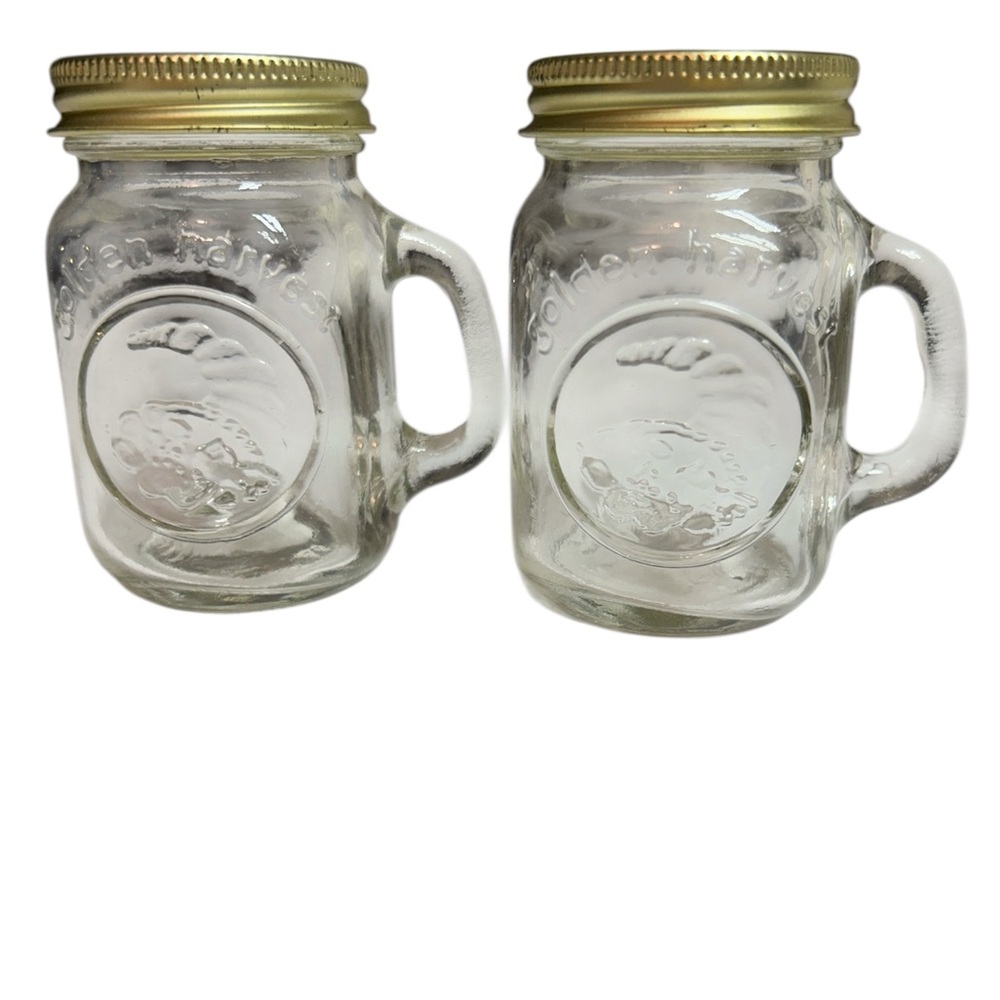 Vintage glass mason jar salt n pepper shakers